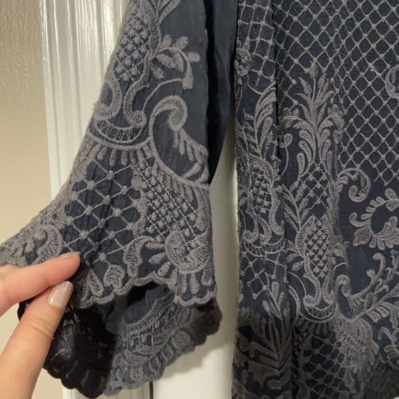 Johnny Was Jayne Top in Dark Grey Graphite Embroidery - Picture 10 of 11